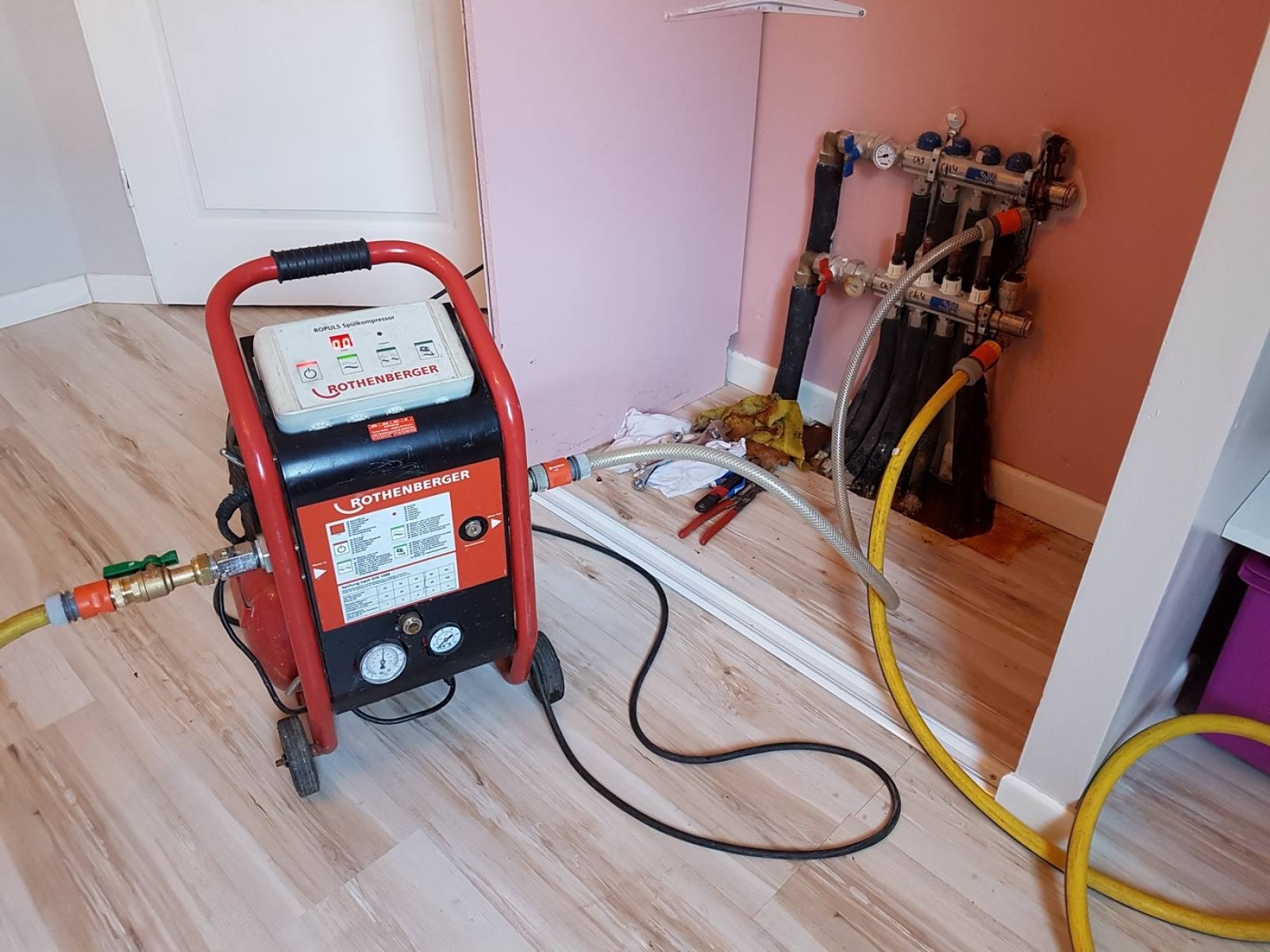 Çekmeköy Cumhuriyet Vaillant Hermetik Şofben Kombi Bakımı